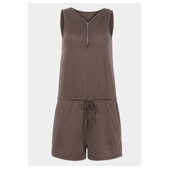 V-neck Drawstring Waist Playsuit - Picture 6 of 10